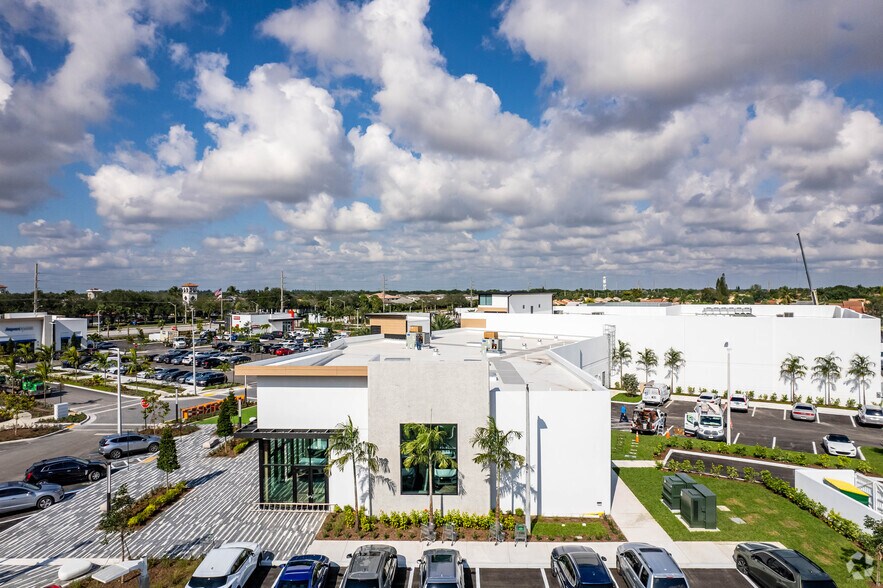 More Photos Of 9828-9884 S Jog Rd, Boynton Beach, Boynton Beach Supermarket For Lease
