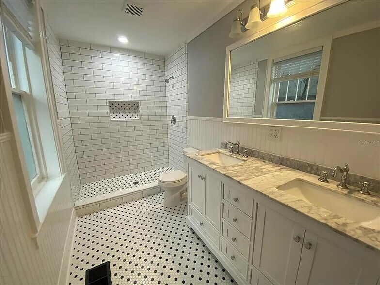 More Photos Of 5205 N Central Ave, Tampa Apartments For Sale