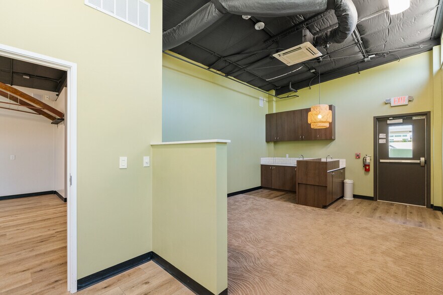 More Photos Of 6111 N FM 620, Austin Daycare Center For Lease