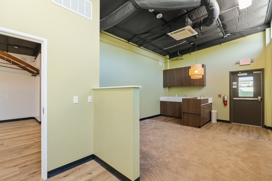 More Photos Of 6111 N FM 620, Austin Daycare Center For Sale