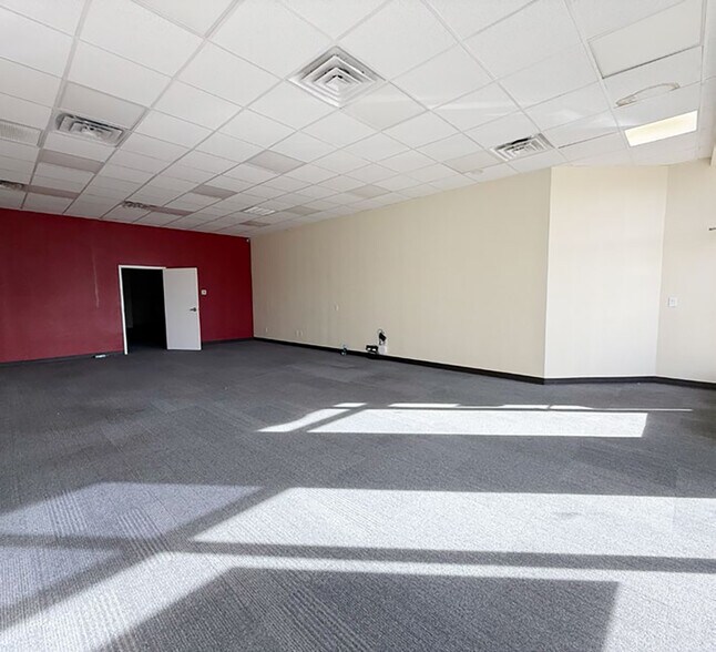 More Photos Of 333 Montano Rd NW, Albuquerque Freestanding For Lease