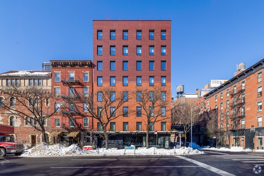 More Photos Of 197 10th Ave, New York Apartments For Lease