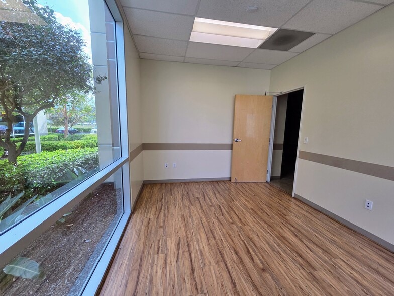 More Photos Of 26740 Towne Centre Dr, Foothill Ranch Medical For Sale