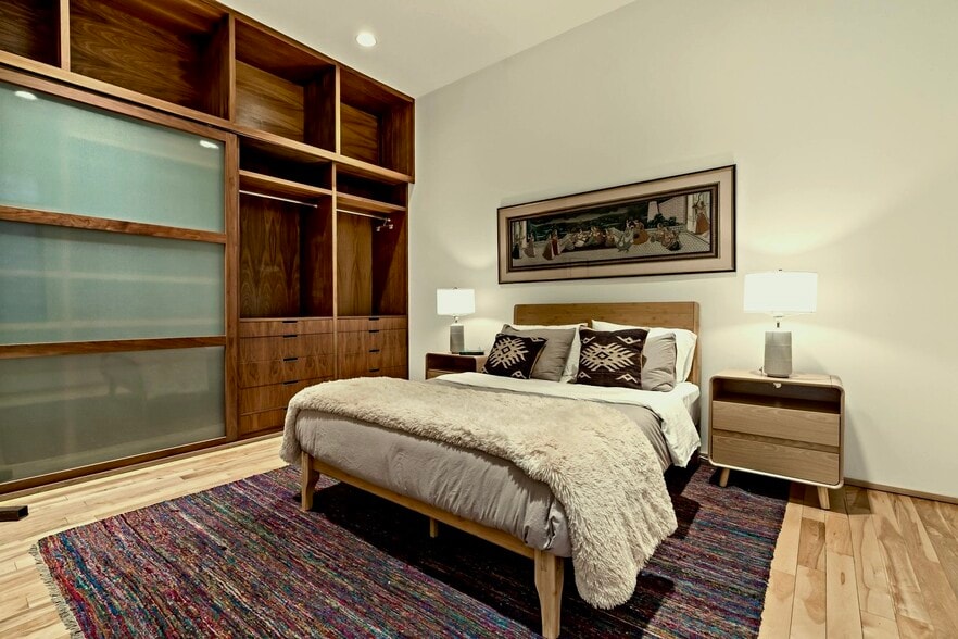 More Photos Of 631 N Larchmont Blvd, Los Angeles Office Residential For Sale