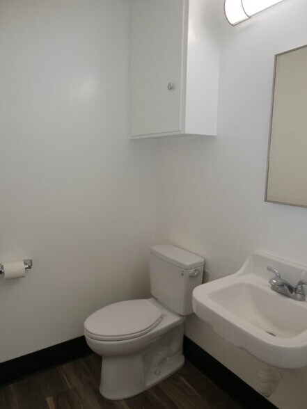 More Photos Of 1756 Flower St, Glendale Office For Lease