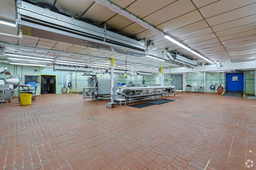 More Photos Of 16 Conn St, Woburn Food Processing For Sale