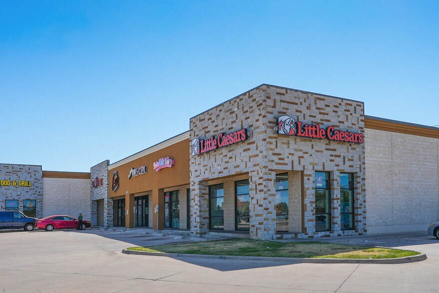 More Photos Of 710 E Sublett Rd, Arlington Unknown For Lease