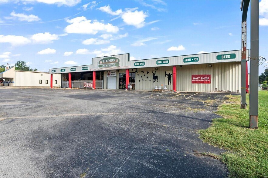 More Photos Of 1014 Linn St, Sikeston Freestanding For Sale