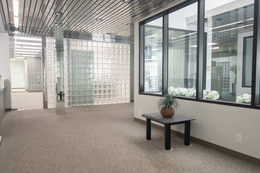 More Photos Of 10020 National Blvd, Los Angeles Loft Creative Space For Sale