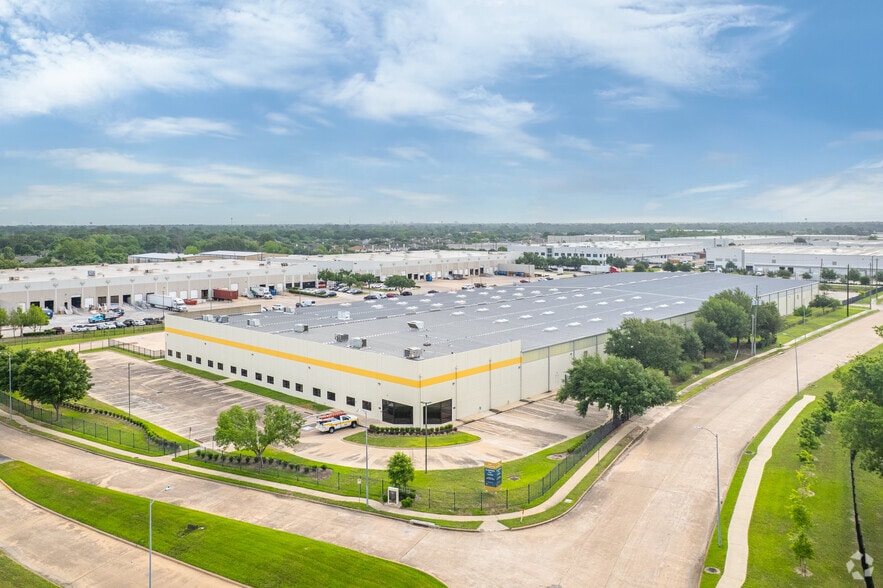 More Photos Of 7390 Northcourt Rd, Houston Warehouse For Lease