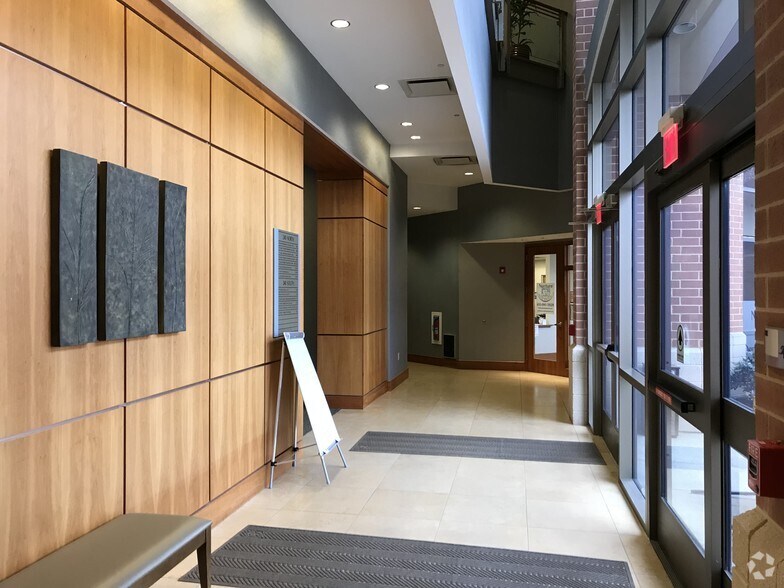 More Photos Of 240 Cetronia Rd, Allentown Unknown For Lease