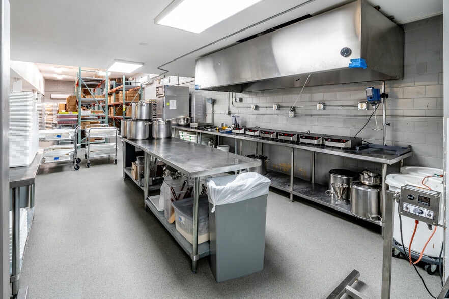 More Photos Of 711 W 8th St, Pueblo Manufacturing For Sale