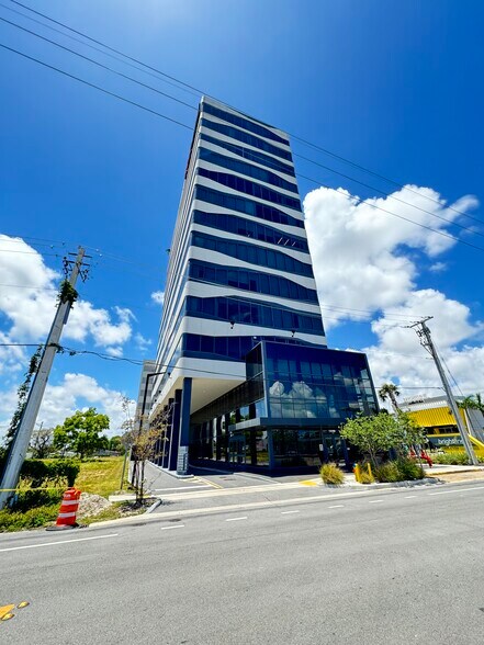 More Photos Of 19790 W Dixie Hwy, Aventura Office For Lease