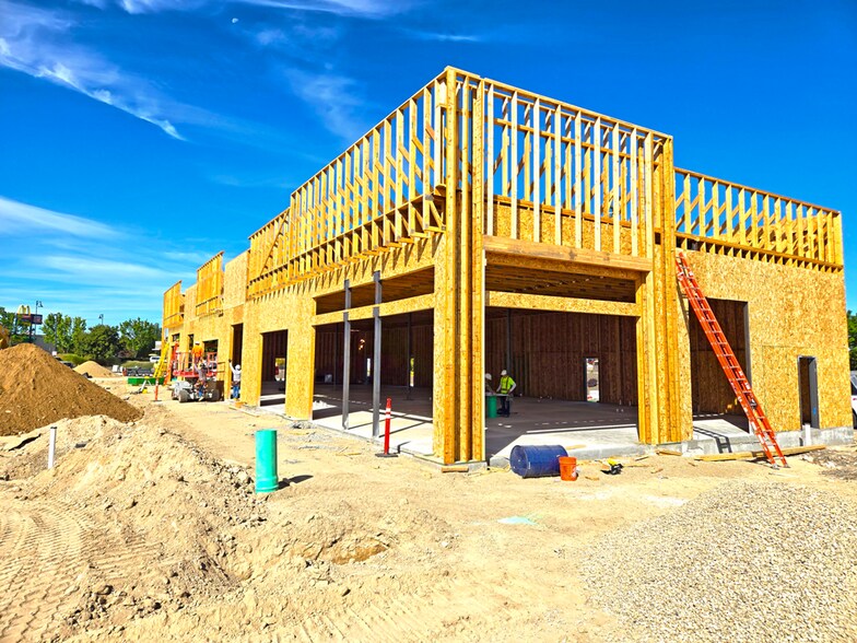 More Photos Of 1255 N Happy Valley Rd, Nampa Restaurant For Sale