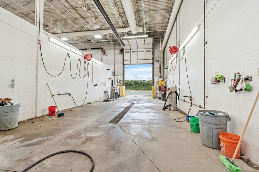 More Photos Of 2905 Lexington Ave S, Eagan Flex For Sale