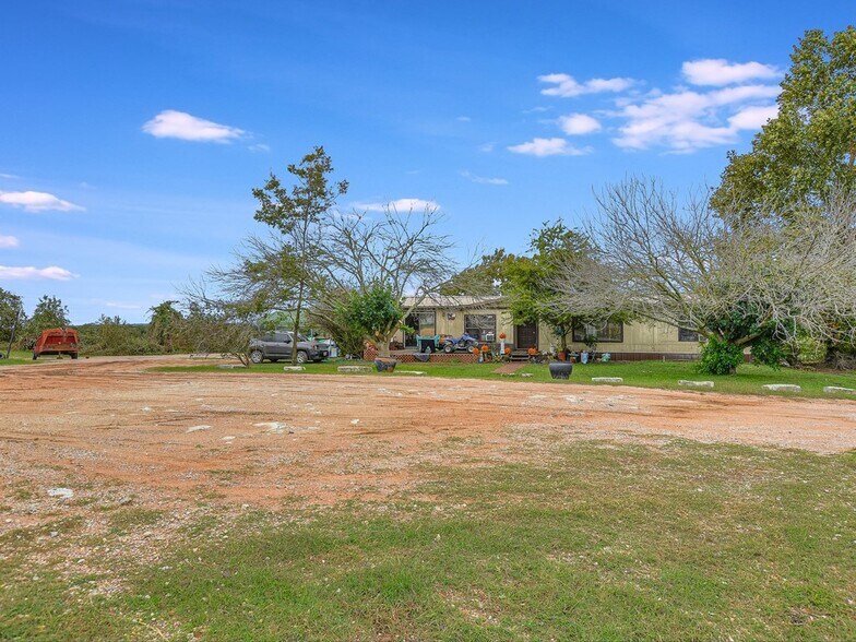 More Photos Of 2791 W State Highway 29, Burnet Auto Repair For Sale