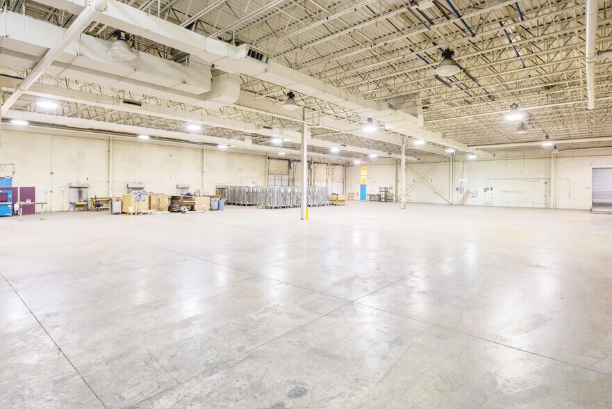 More Photos Of 7085 Mentor Ave, Willoughby Flex For Lease