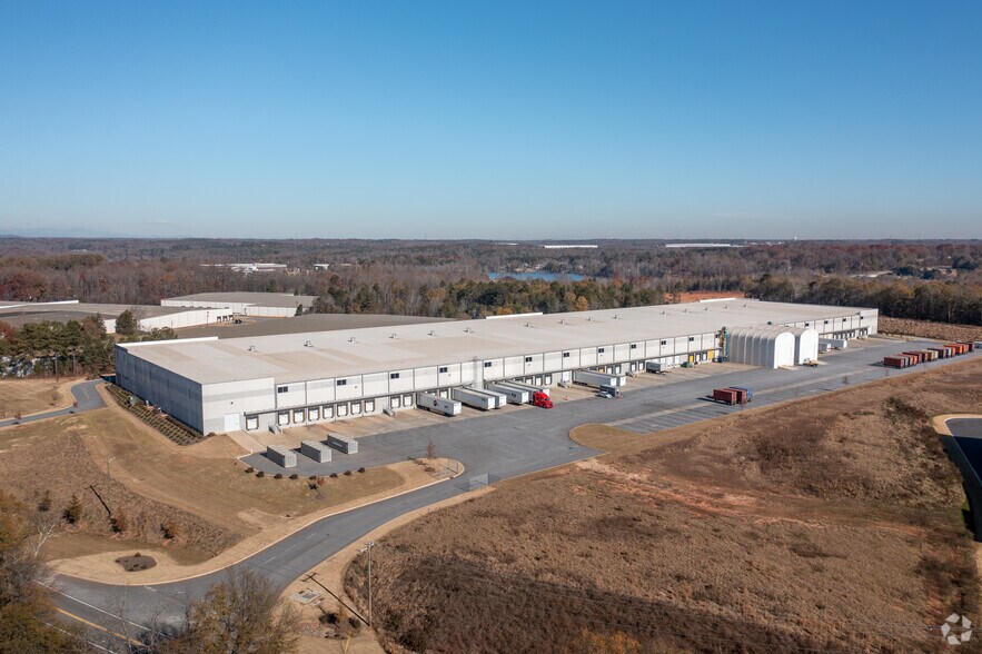 More Photos Of 2010 Nazareth Church Rd, Spartanburg Warehouse For Lease