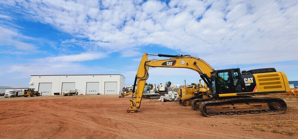 More Photos Of 860 35th Ave E, Dickinson Warehouse For Sale