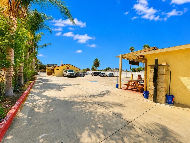 More Photos Of 5666 Etiwanda Ave, Jurupa Valley Storefront For Sale