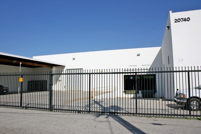 More Photos Of 20740 Plummer St, Chatsworth Warehouse For Lease