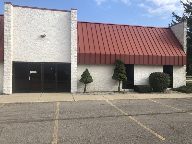 More Photos Of 12250-12264 Universal Dr, Taylor Warehouse For Lease