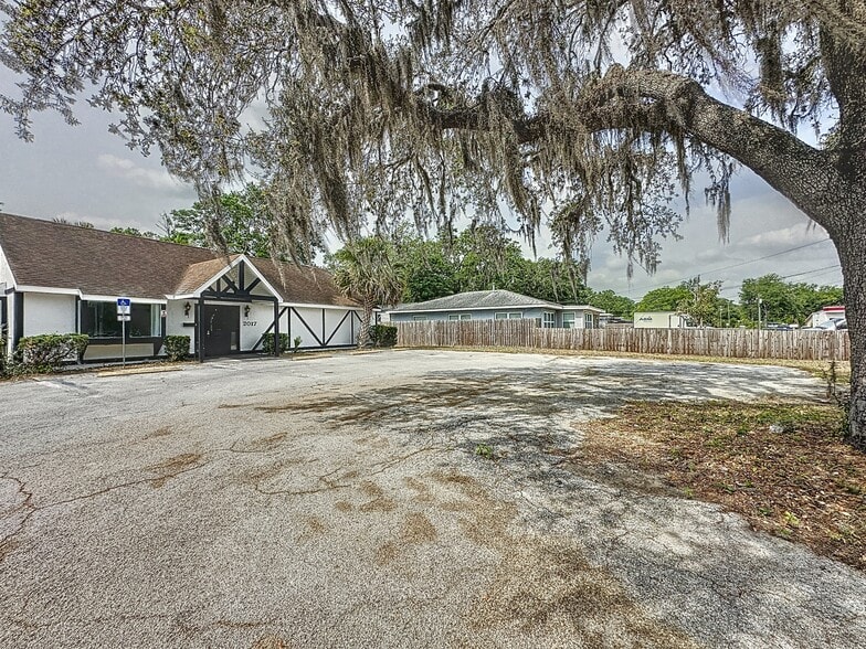 More Photos Of 2017 W Main St, Leesburg Office For Lease