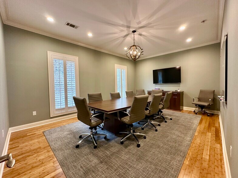 More Photos Of 302 Highland Park Cove, Ridgeland Medical For Lease