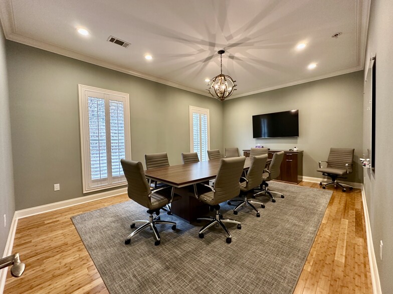 More Photos Of 302 Highland Park Cove, Ridgeland Medical For Sale