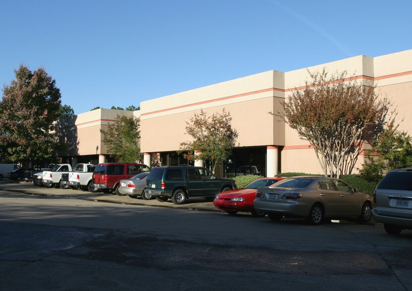 More Photos Of 1590 N Roberts Rd, Kennesaw Warehouse For Lease