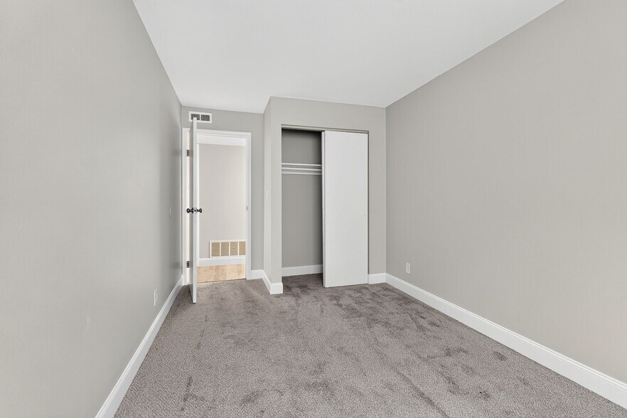 More Photos Of 3670 Seabrook Ave, Columbus Apartments For Sale