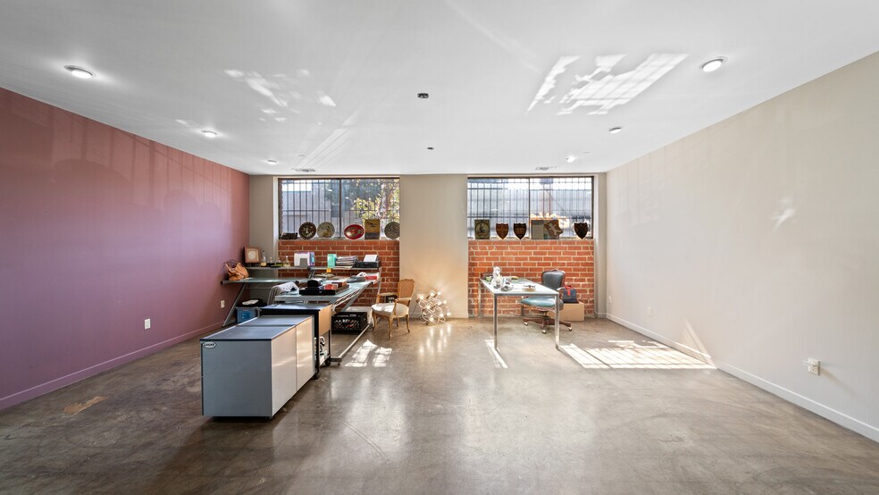 More Photos Of 1243-1261 S Boyle Ave, Los Angeles Warehouse For Sale