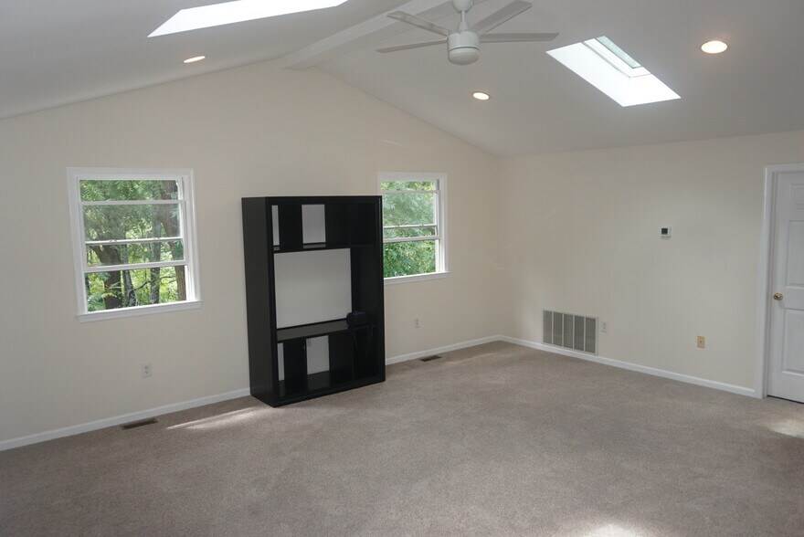 More Photos Of 3328 Huntingdon Pike, Huntingdon Valley Service For Sale