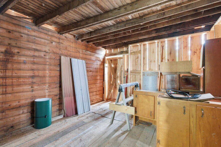 More Photos Of 198 N Main St, Salem Storefront Retail Residential For Sale