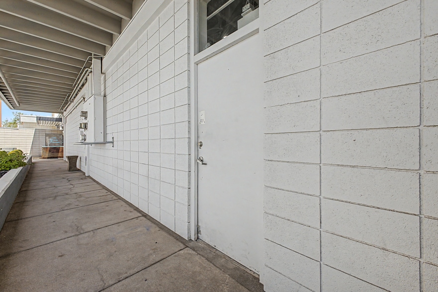 More Photos Of 4750 N Central Ave, Phoenix General Retail For Lease