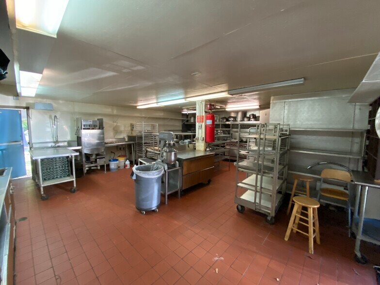 More Photos Of 421 N Lake Dr, Lexington Lodge Meeting Hall For Sale