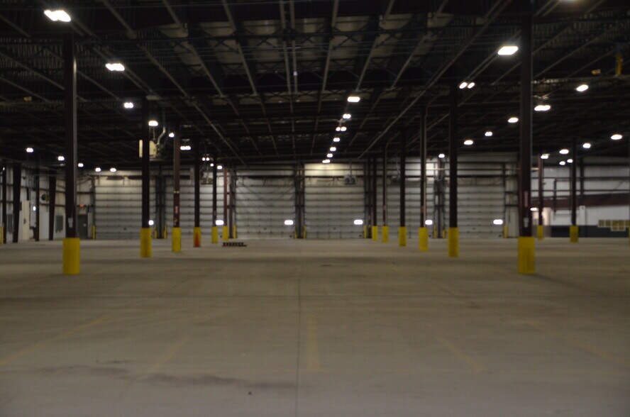 More Photos Of 985 Capital Drive SE, Cedar Rapids Industrial For Sale