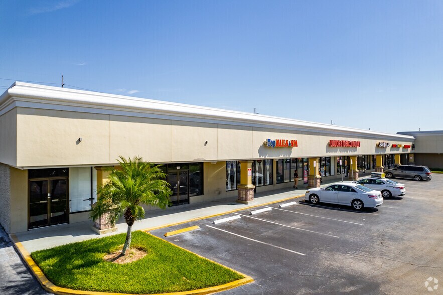 More Photos Of 900-944 E SR-436 Rd, Casselberry Unknown For Lease