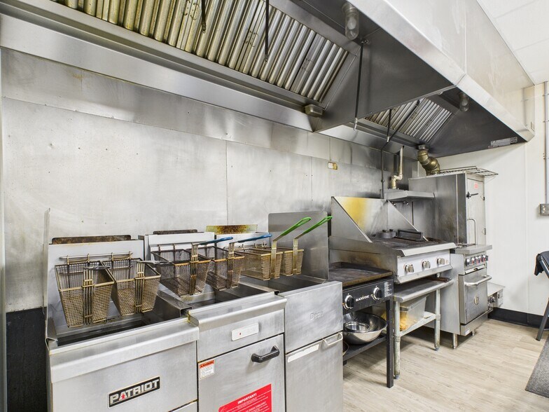 More Photos Of 913 Arch St, Williamsport Restaurant For Sale