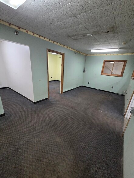 More Photos Of 1600 North Ave W, Missoula Warehouse For Lease