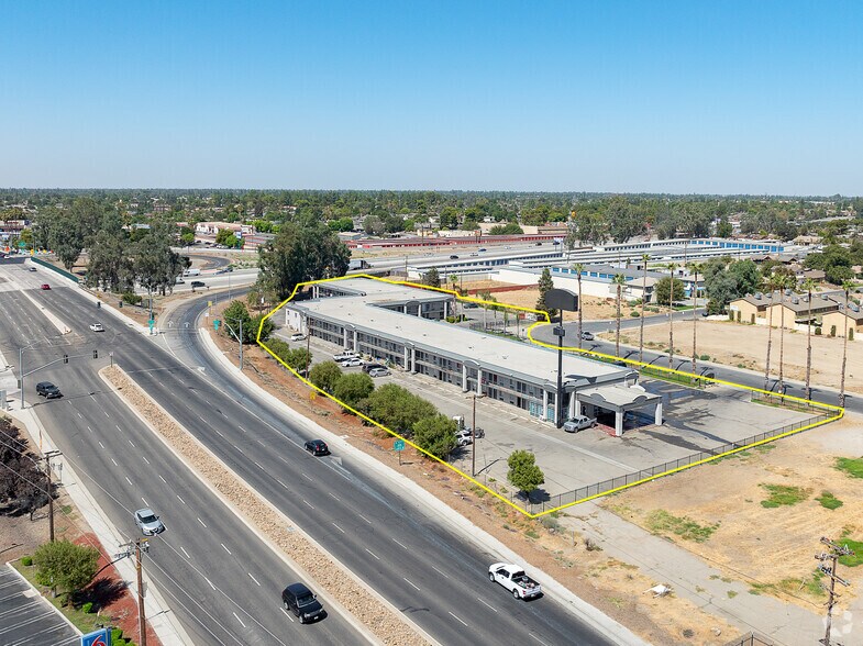 More Photos Of 2700 White Ln, Bakersfield Apartments For Sale