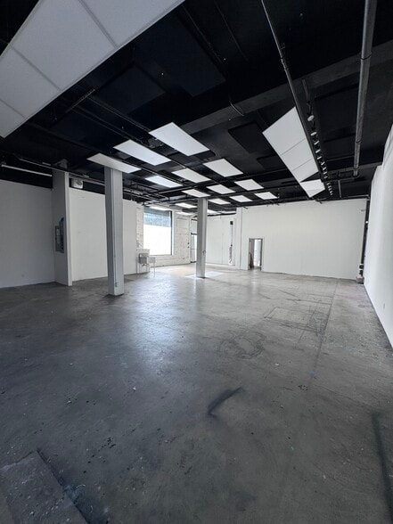 Primary Photo Of 486 Hart St, Brooklyn General Retail For Lease