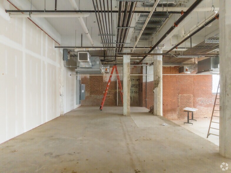 More Photos Of 201 18th St S, Birmingham Storefront Retail Office For Lease