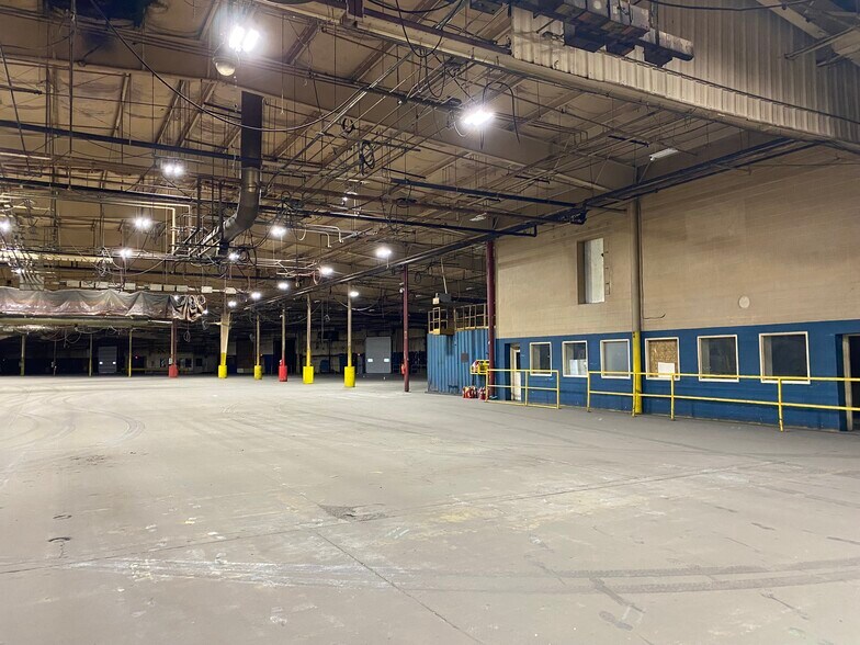 More Photos Of 13065 Anderson Rd, Granger Manufacturing For Lease
