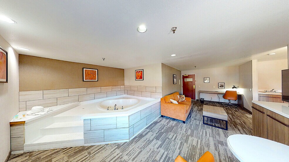 More Photos Of 1720 Sisk Rd, Modesto Hotel For Sale