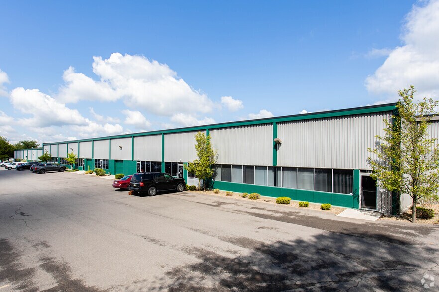 More Photos Of 1501-1518 Parkway View Dr, Pittsburgh Light Distribution For Lease