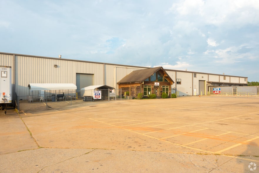 Primary Photo Of 10400 Technology Dr, Cottondale Warehouse For Sale