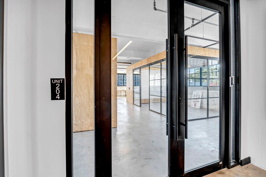 More Photos Of 2509 N Miami Ave, Miami Loft Creative Space For Lease