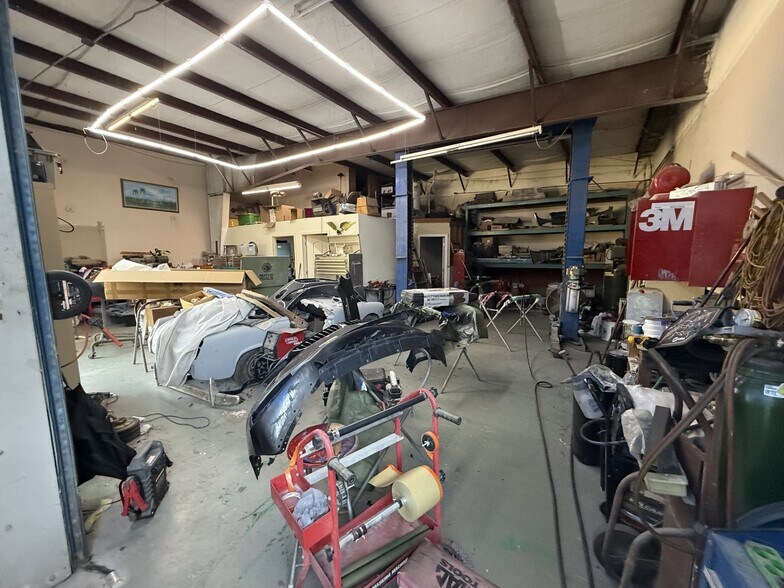 More Photos Of 5508 Benchmark Ln, Sanford Warehouse For Sale