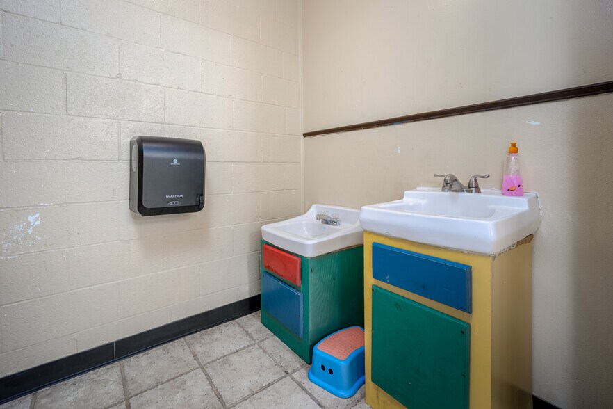 More Photos Of 3124 S Pennsylvania Ave, Oklahoma City Daycare Center For Sale